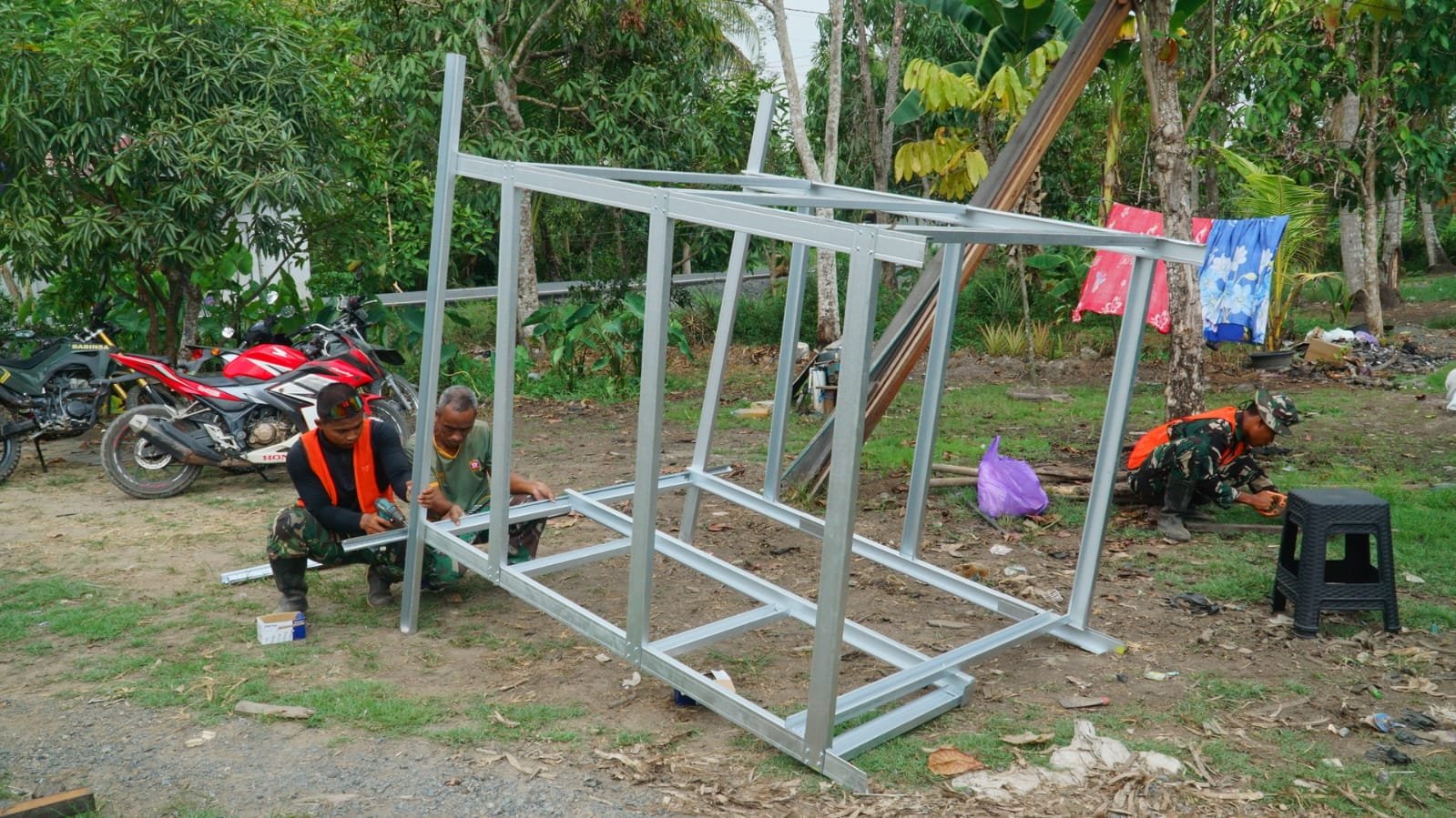 Kegiatan TMMD Ke-129: Pembangunan MCK untuk Kesejahteraan Lansia di Desa Bandaraya