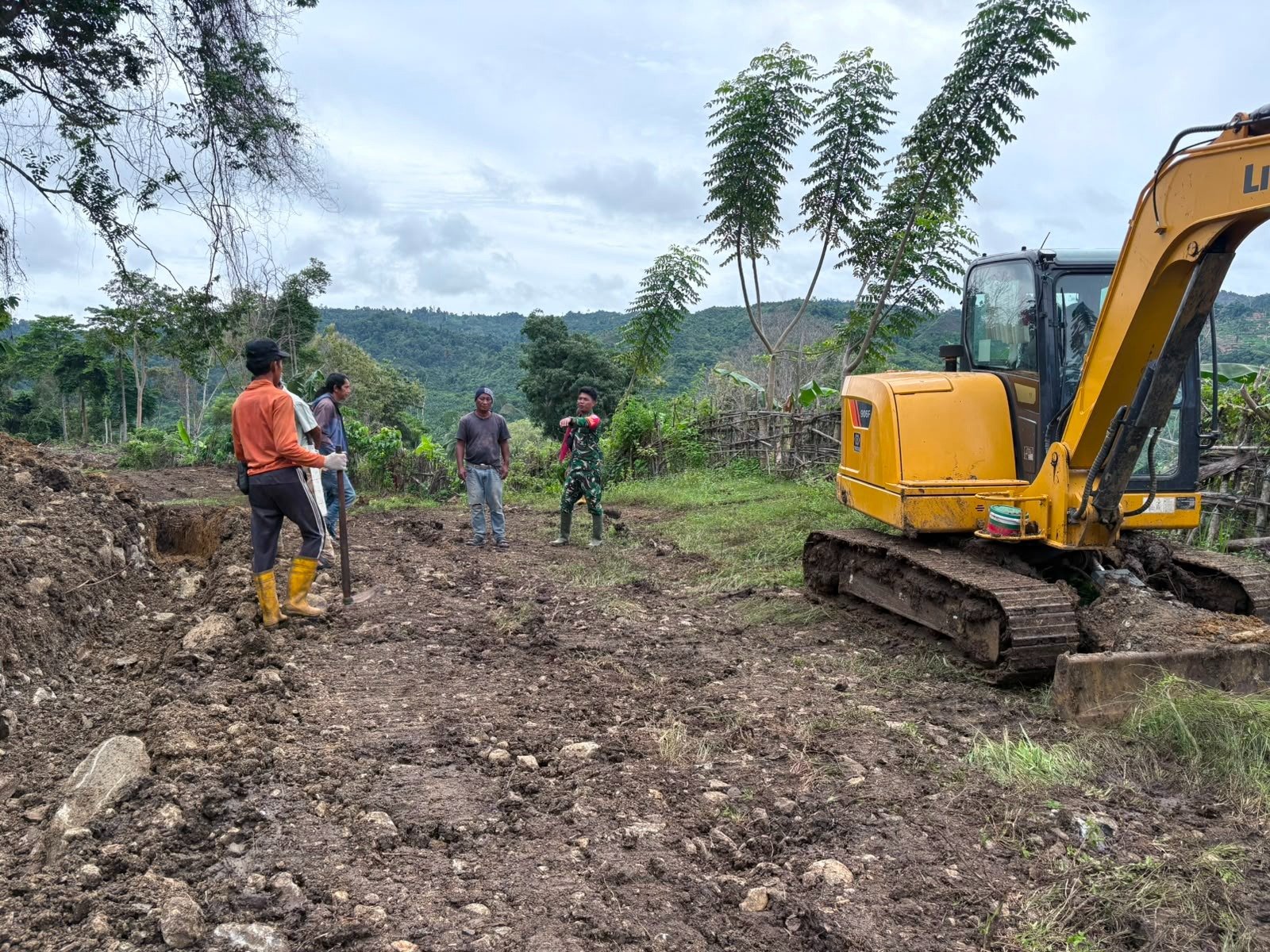 TMMD ke-129 Kodim 0911/Nunukan: Proyek Jalan Tani dan Rehabilitasi Warga di Sebatik Barat