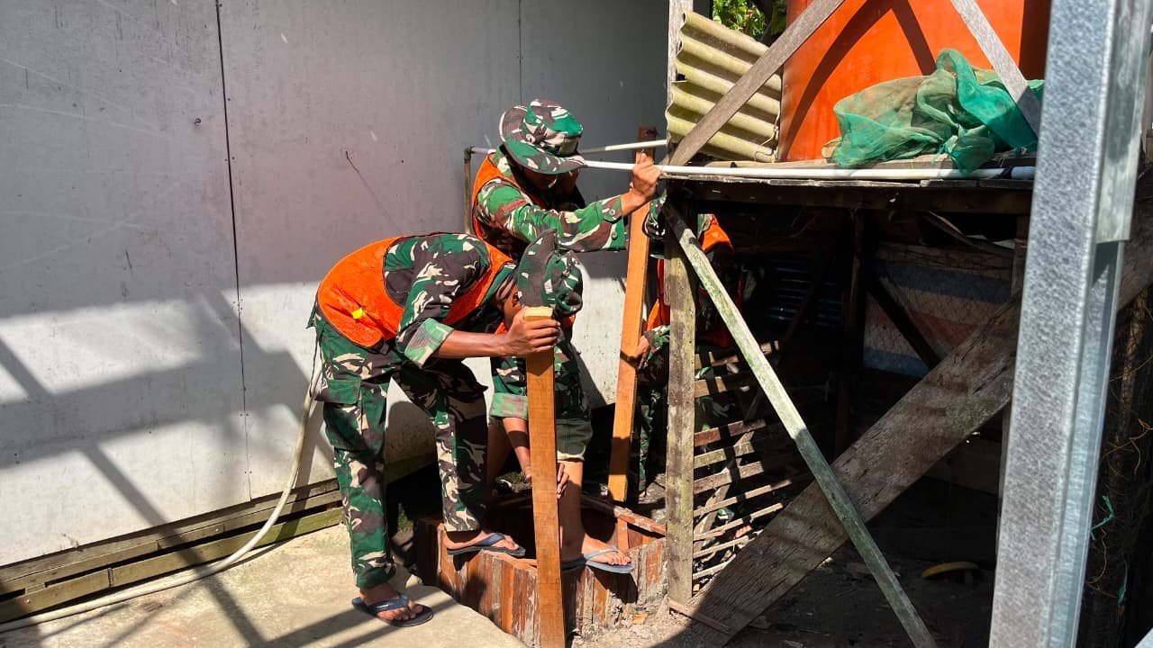 Kerjasama Antara Satgas TMMD dan Komunitas Lokal Dalam Membangun Fasilitas Sanitasi