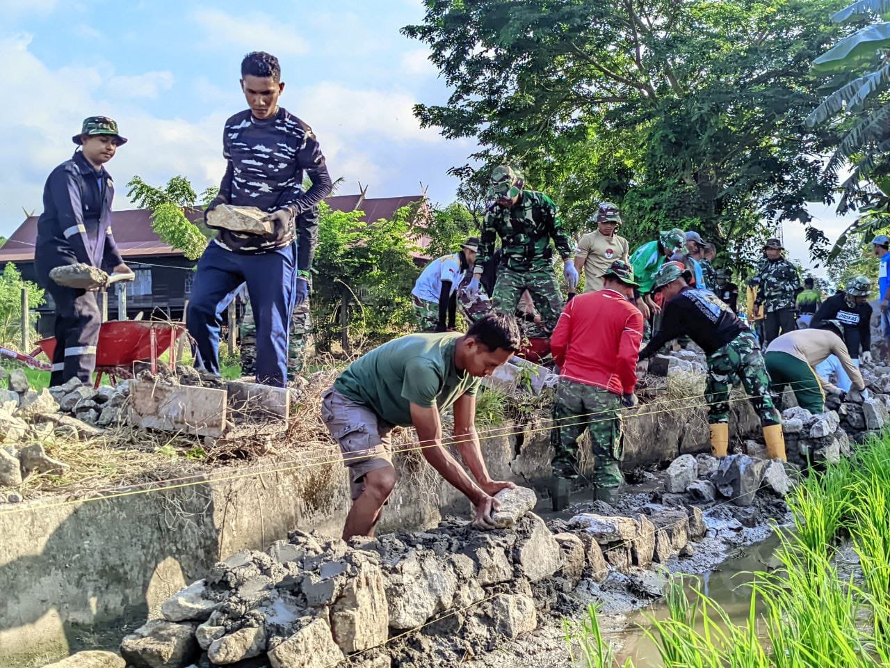 Keberlanjutan Program TMMD Ke-129 di Desa Tanratuo oleh Satgas Kodim 1404/Pinrang