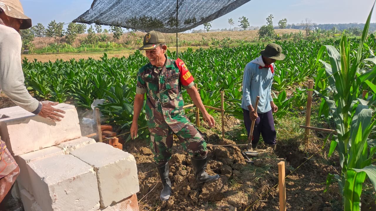 Pembangunan Fondasi Tandon Air Irigasi di Desa Tlemang Dimulai