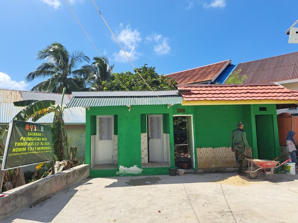 Pembersihan dan Finishing MCK Masjid di Desa Umbele Rampung
