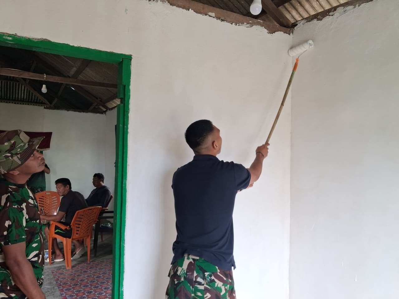 Pengerjaan Renovasi RTLH Bapak Hardi di Pulau Dua Hampiri Penyelesaian