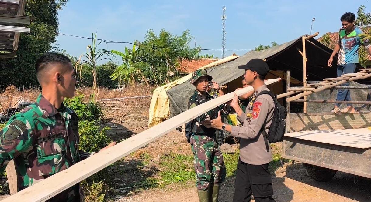 Kolaborasi TNI-Polri dan Warga Dukung TMMD ke-129 di Cirebon