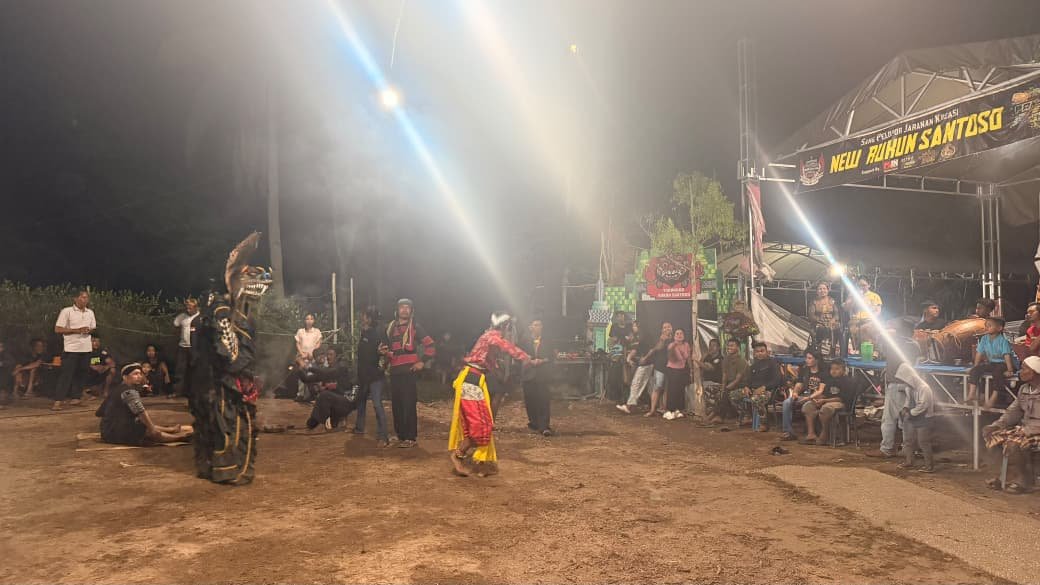 Dukungan Satgas TMMD Ke-129 Terhadap Budaya Lokal Melalui Pertunjukan Jaranan